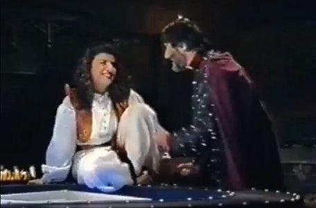 Outtakes and additional footage: Hugo Myatt (Treguard) and Jackie Sawiris (Majida) sharing a joke in the antechamber set.