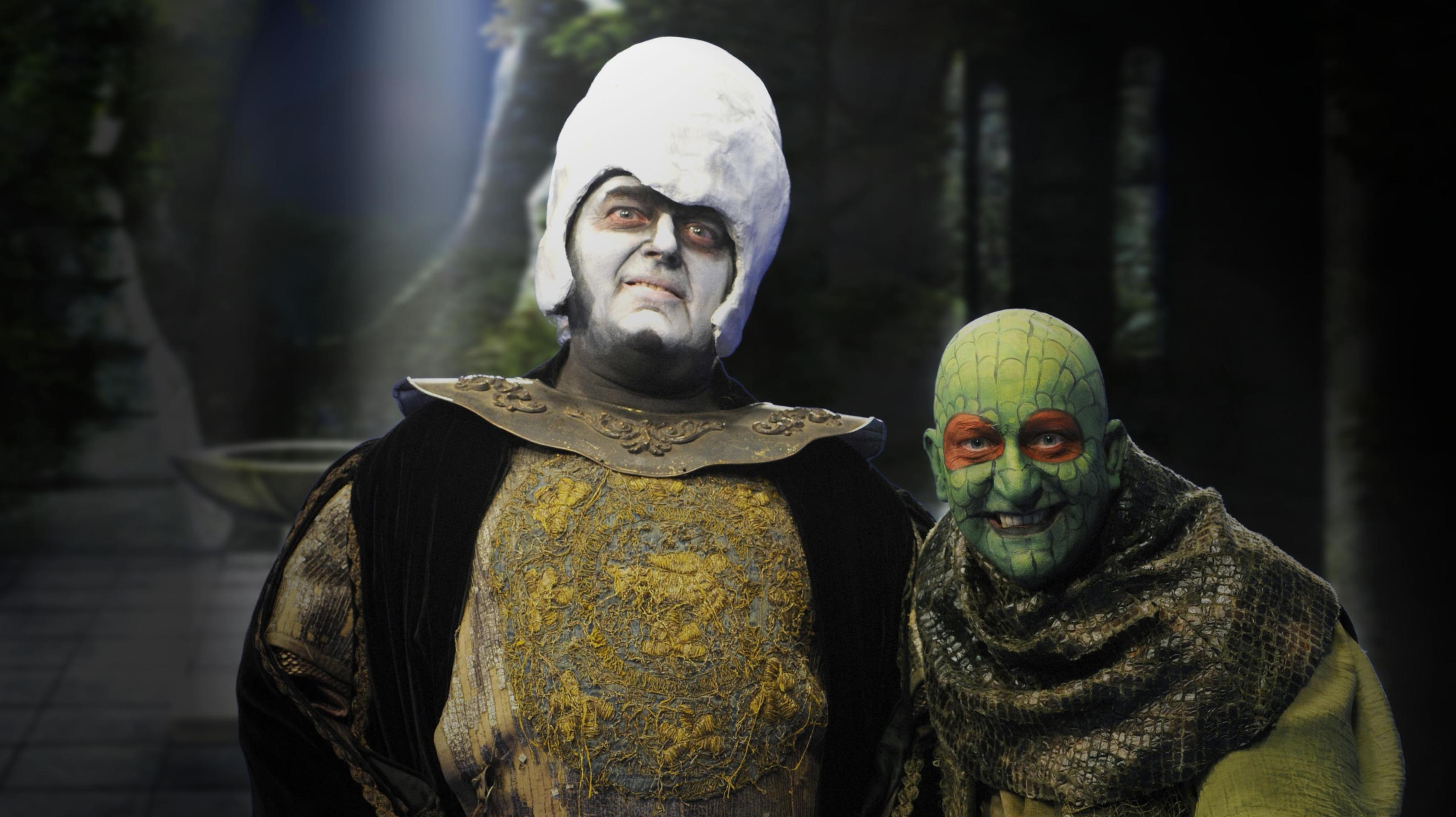 Lord fear and Lissard in Lord Fear's room