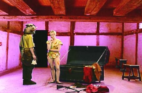 Knightmare Series 6 Team 6. Sophia finds Elita hunting through a chest.