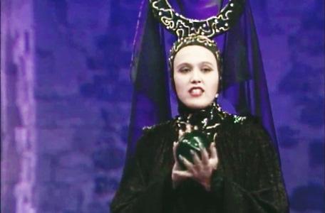 Knightmare Series 4 Quest 2. Malice is reunited with her green gem in Level 3.